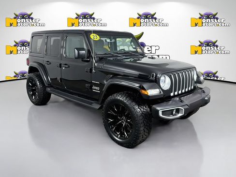 Used 2023 Jeep Wrangler Unlimited Sahara w/ Cold Weather Group AWD/4WD image 3