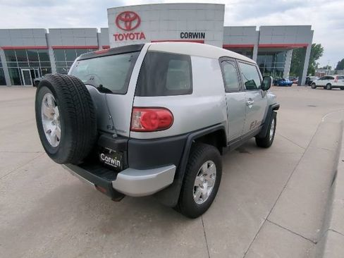 Used 2008 Toyota FJ Cruiser 4WD image 3
