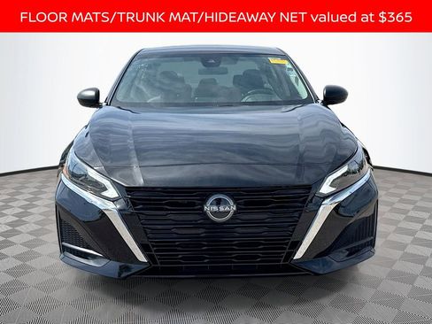 Used 2024 Nissan Altima 2.5 SV FWD image 2