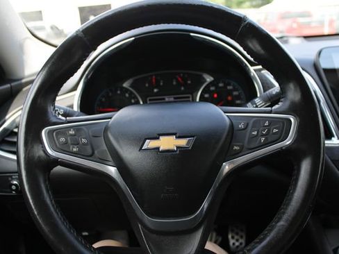 Used 2016 Chevrolet Malibu LT FWD image 9