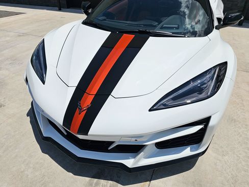 Used 2025 Chevrolet Corvette E-Ray AWD/4WD image 31