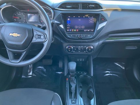 Used 2023 Chevrolet TrailBlazer LT w/ Convenience Package image 11