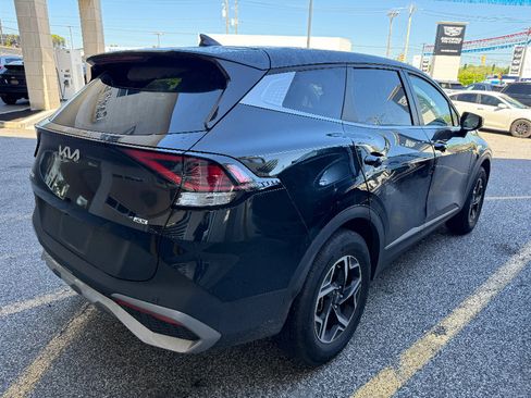 Used 2023 Kia Sportage LX AWD/4WD image 7