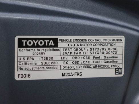 Certified 2025 Toyota Corolla LE FWD image 28