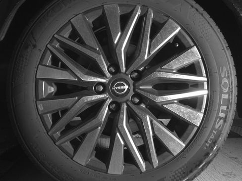 Used 2025 Nissan Altima 2.5 SV FWD image 11