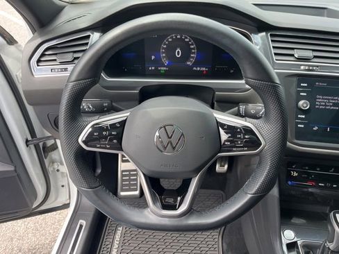 Used 2022 Volkswagen Tiguan SE R-Line AWD/4WD image 19