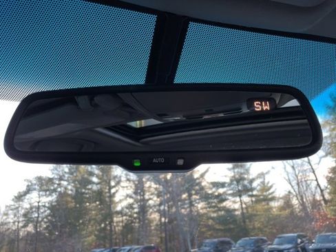 Used 2013 Toyota Camry SE image 24