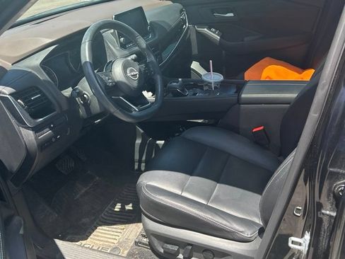 Used 2023 Nissan Rogue SL FWD image 9