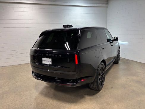 New 2025 Land Rover Range Rover SE image 7