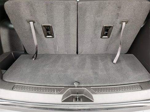 Used 2023 GMC Acadia SLE w/ Driver Convenience Package image 33