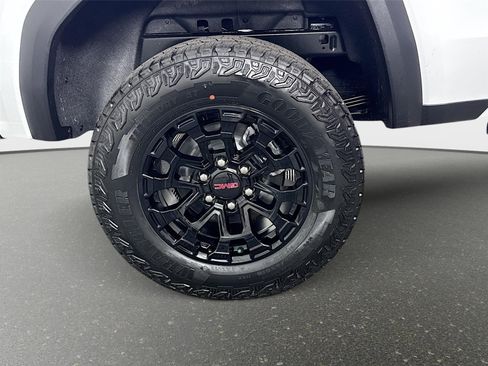 New 2026 GMC Canyon Elevation w/ Convenience Package RWD image 31