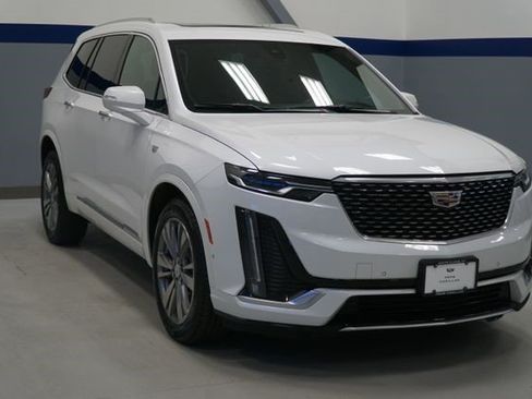 Certified 2022 Cadillac XT6 Premium Luxury w/ Technology Package image 7