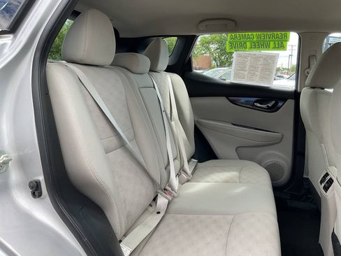 Used 2019 Nissan Rogue Sport SV AWD/4WD image 35