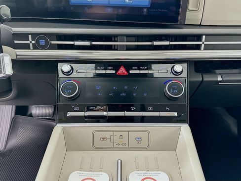 New 2026 Hyundai Santa Fe SE FWD image 13