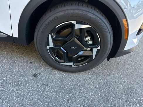 New 2026 Kia Sportage EX image 11