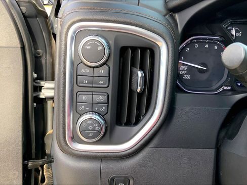Used 2019 GMC Sierra 1500 AT4 w/ AT4 Premium Package AWD/4WD image 33