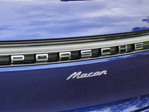 Certified 2026 Porsche Macan AWD/4WD image 29