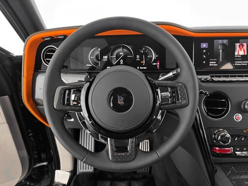 New 2026 Rolls-Royce Cullinan Black Badge image 10