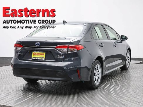 Used 2023 Toyota Corolla LE FWD image 5