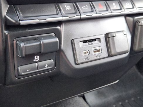 Used 2020 Chevrolet Silverado 3500 LTZ image 22