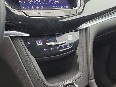 Used 2022 Cadillac XT6 Premium Luxury FWD image 29