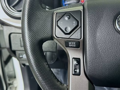 Used 2022 Toyota Tacoma Limited RWD image 16
