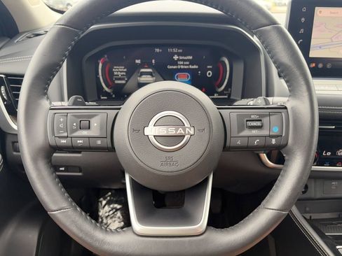 Used 2024 Nissan Rogue Platinum w/ Platinum Premium Package FWD image 11