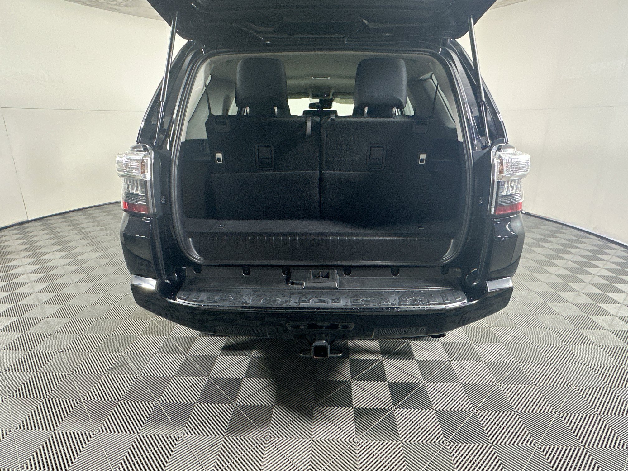 Certified 2024 Toyota 4Runner SR5 RWD image 31