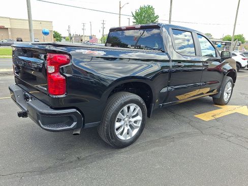 Used 2023 Chevrolet Silverado 1500 Custom AWD/4WD image 5