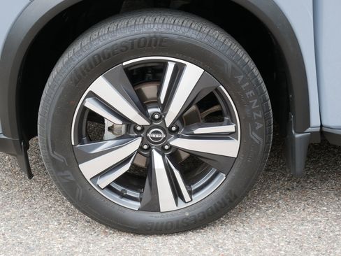Certified 2023 Nissan Rogue Platinum w/ Platinum Premium Package AWD/4WD image 15