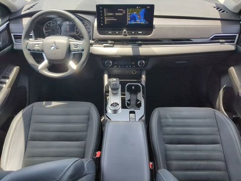 Used 2025 Mitsubishi Outlander SE FWD image 15