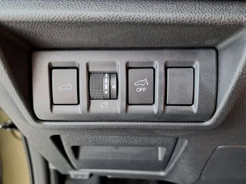 Used 2023 Subaru Outback Premium AWD/4WD image 13
