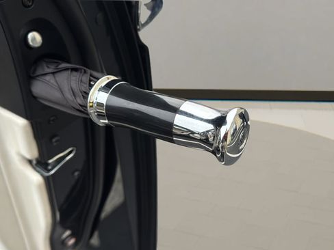 Used 2013 Rolls-Royce Ghost RWD image 32