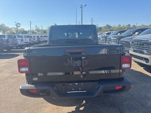 New 2026 Jeep Gladiator Sport image 3