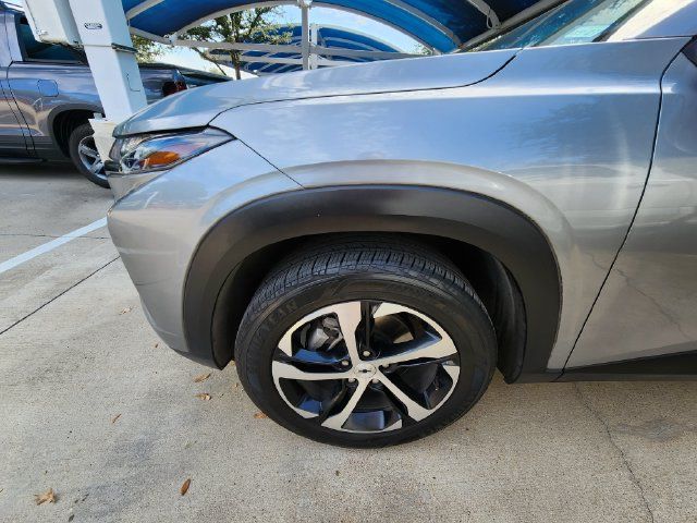 Used 2025 Chevrolet Trax RS w/ Sunroof Package FWD image 7