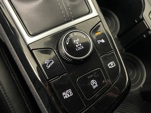 Certified 2025 Kia Sportage X-Line w/ Premium Package AWD/4WD image 12