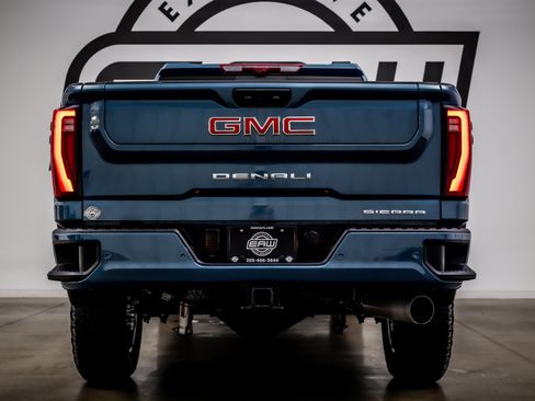 Used 2026 GMC Sierra 3500 Denali w/ Denali Reserve Package AWD/4WD image 11