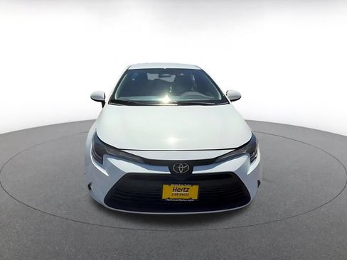 Used 2025 Toyota Corolla LE FWD image 4