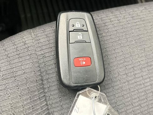 Used 2019 Toyota C-HR XLE FWD image 24