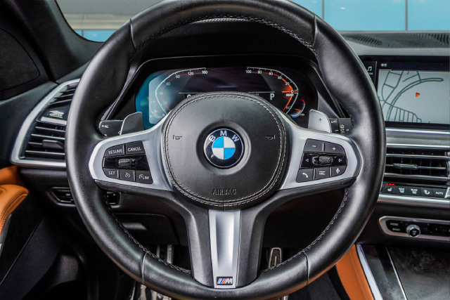 Used 2022 BMW X5 sDrive40i w/ M Sport Package RWD image 25