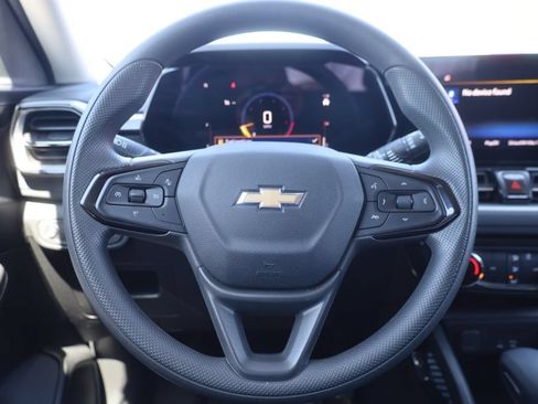 Used 2025 Chevrolet TrailBlazer LT FWD image 42