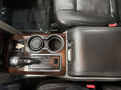 Used 2012 Ford F150 Lariat w/ Lariat Chrome Pkg image 17