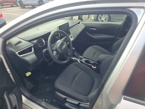 Used 2020 Toyota Corolla LE FWD image 6