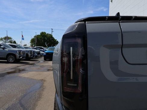 New 2025 GMC Hummer EV 2X w/ LPO, Dark Essentials Package AWD/4WD image 9