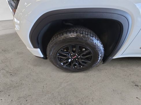 Certified 2025 GMC Sierra 1500 Elevation AWD/4WD image 13