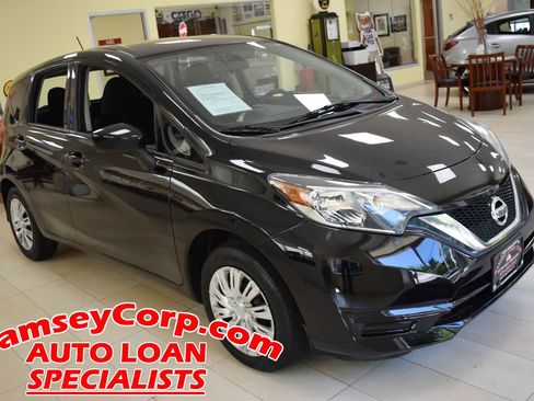 Used 2018 Nissan Versa Note SV FWD image 1