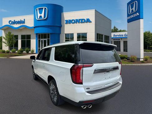 Used 2023 GMC Yukon XL Denali Ultimate AWD/4WD image 4
