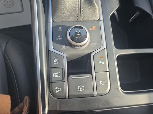 Used 2024 Kia Sorento S image 30