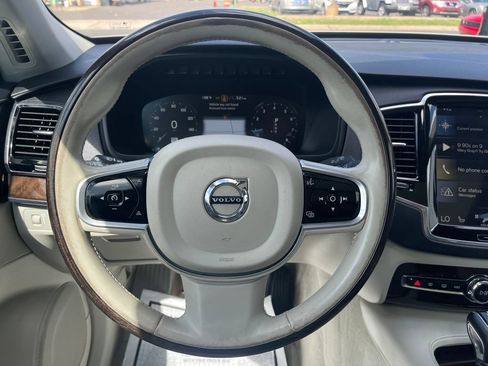 Used 2016 Volvo XC90 T6 Momentum w/ Momentum Plus Package AWD/4WD image 24