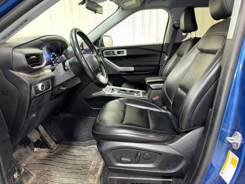 Used 2022 Ford Explorer XLT w/ Equipment Group 202A AWD/4WD image 15